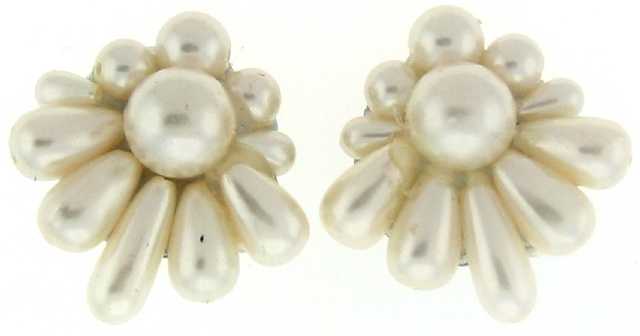 Faux White Pearl Flower Earrings (C68)