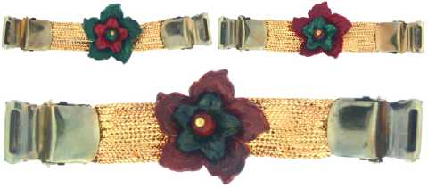 Goldtone & Flower Sweater Clip HOL3415