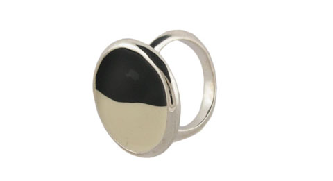 Silvertone Ring With Black and White Enamel Disc R19305A
