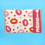 12ct 2ply LIPS DESIGN FACIAL TISSUE IN FOLDER